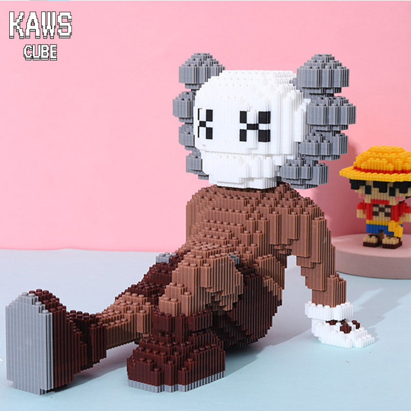 カウズ  KAWS HOLIDAY Brown : Nanoblock ちゃいろ ナノブロック「250mm」0905-12