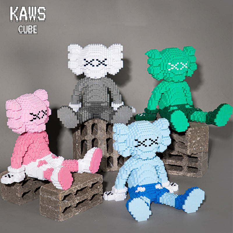 カウズ KAWS HOLIDAY III ：Nanoblock  グリーン  ナノブロック「242mm」0912-02