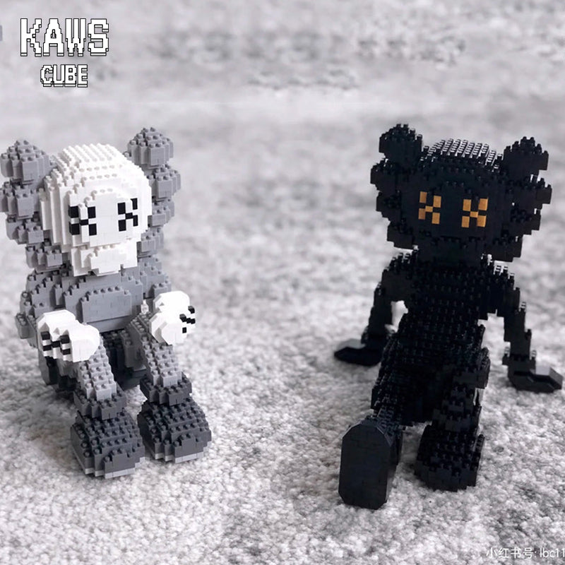 カウズ  KAWS HOLIDAY BLACK : Nanoblock ブラック ナノブロック「250mm」0905-9